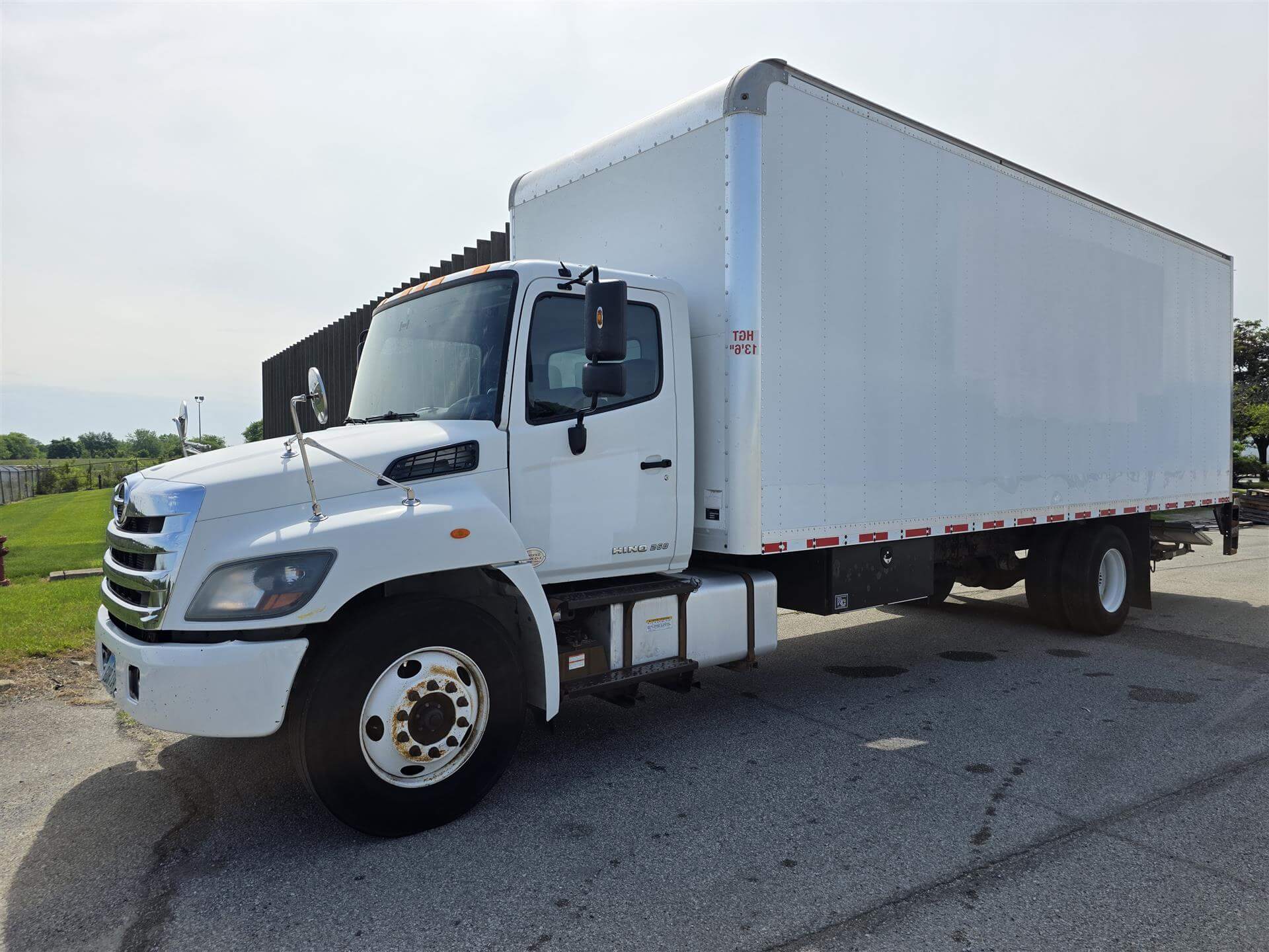 2015 HINO 268A